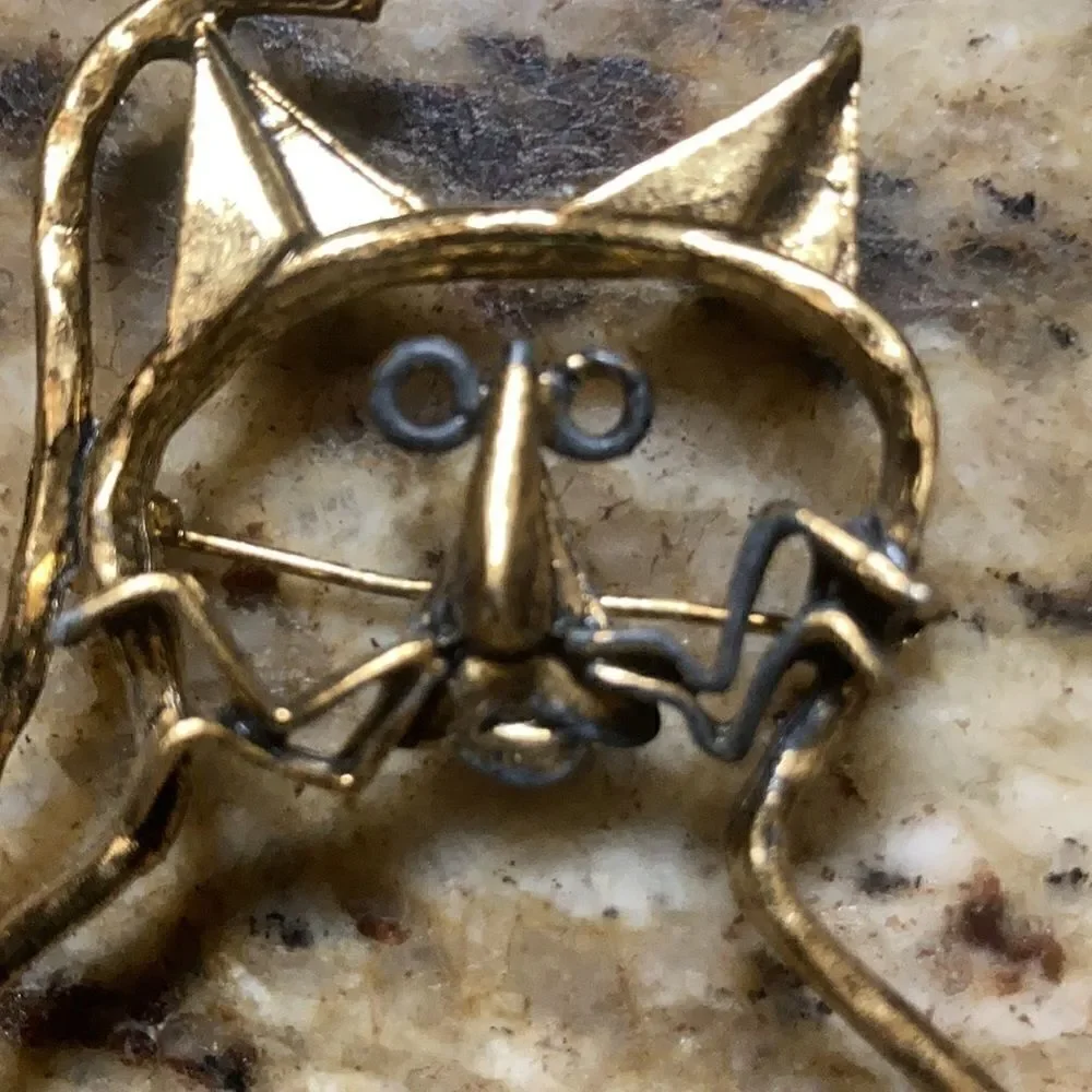 Vintage cat brooch